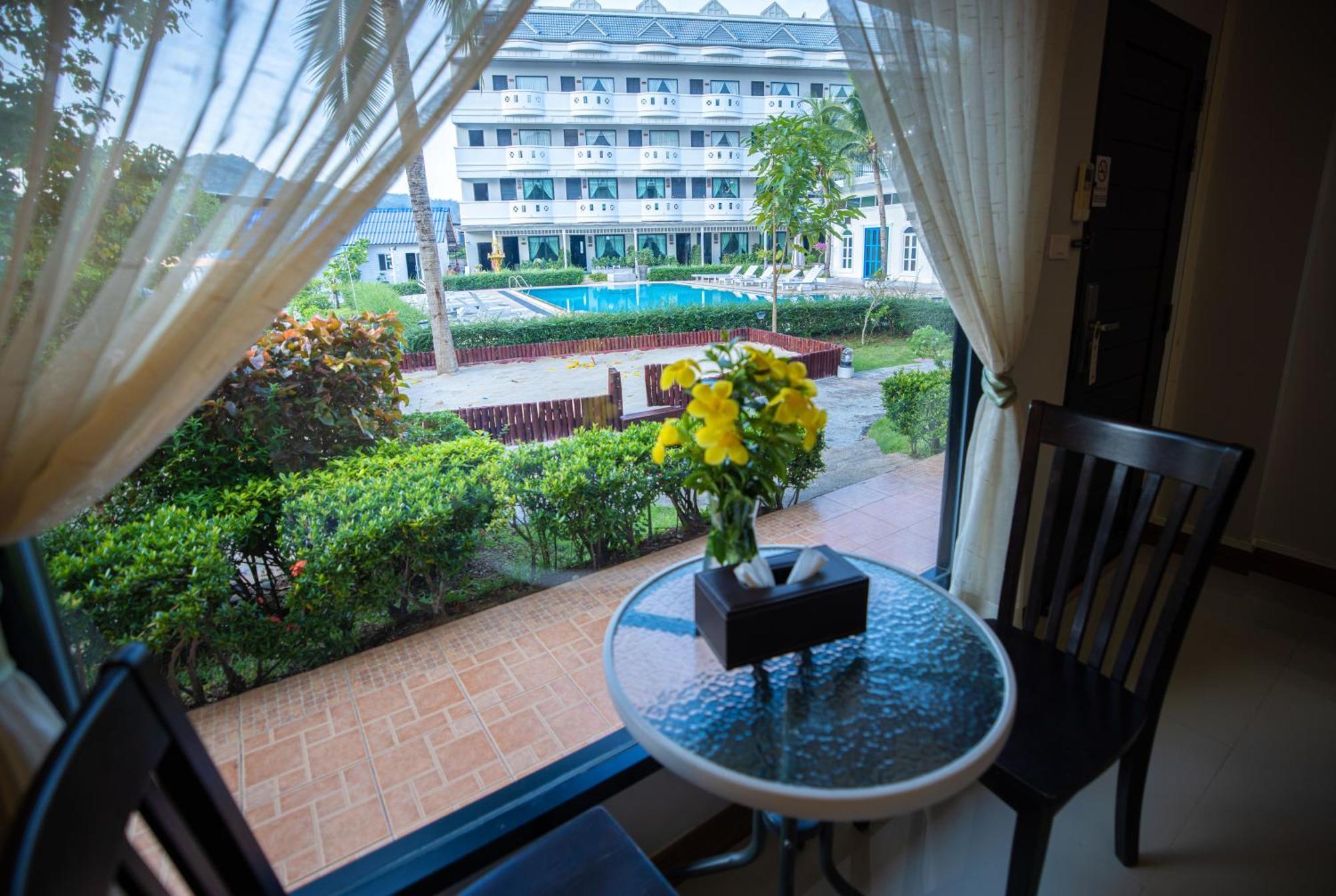 Blue Carina Hotel Пхукет Екстер'єр фото